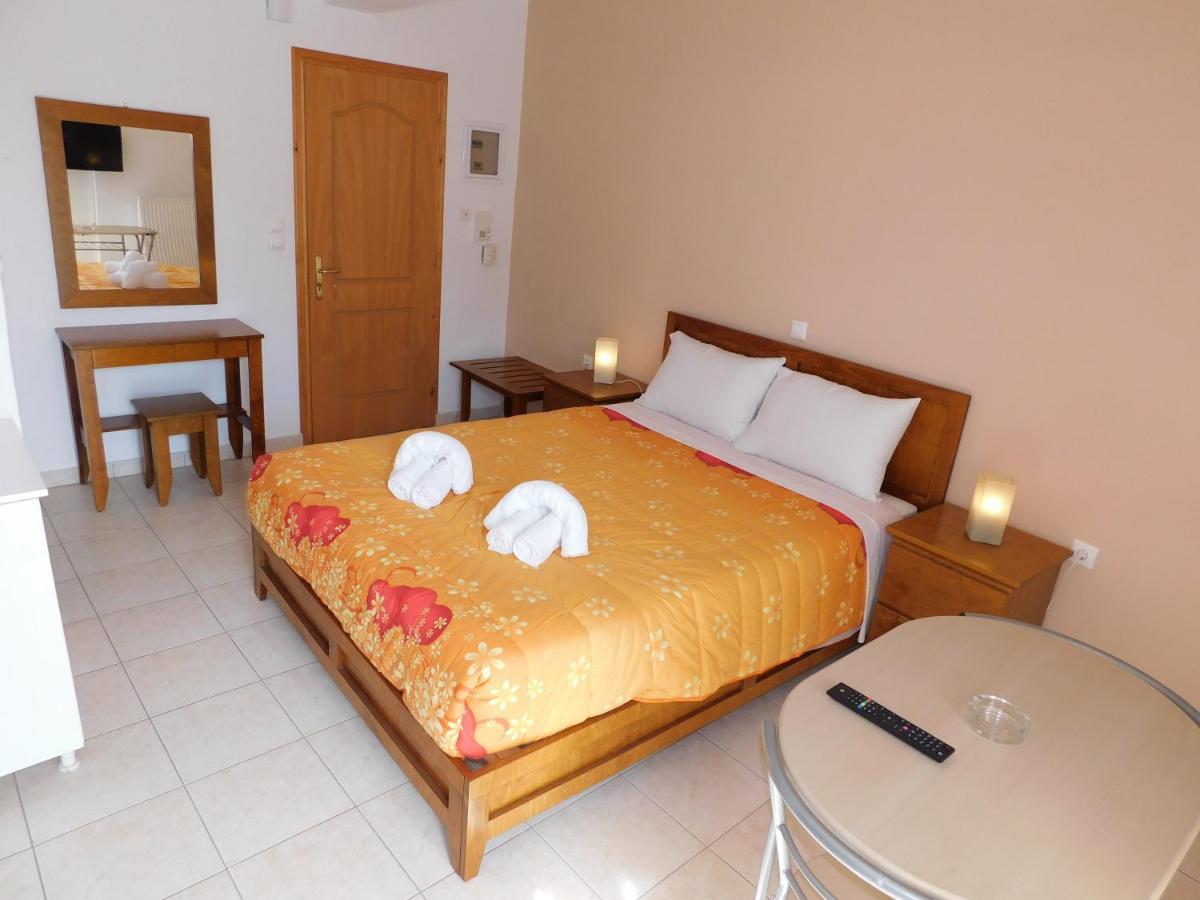 Elatos Apartments Kleitoria Bagian luar foto