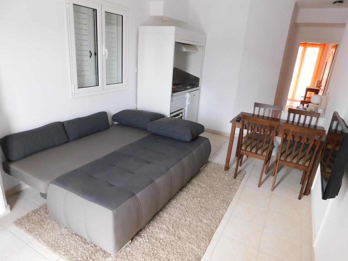 Elatos Apartments Kleitoria Bagian luar foto