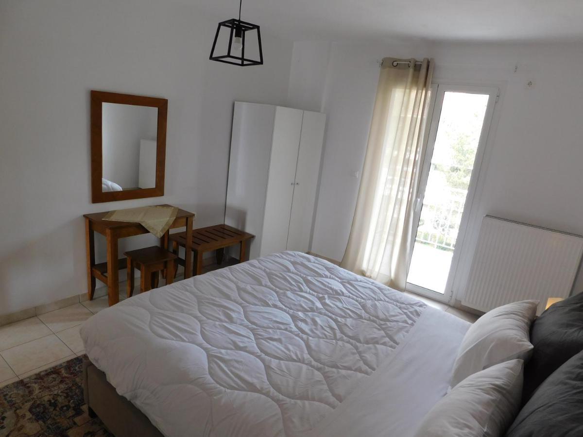 Elatos Apartments Kleitoria Bagian luar foto