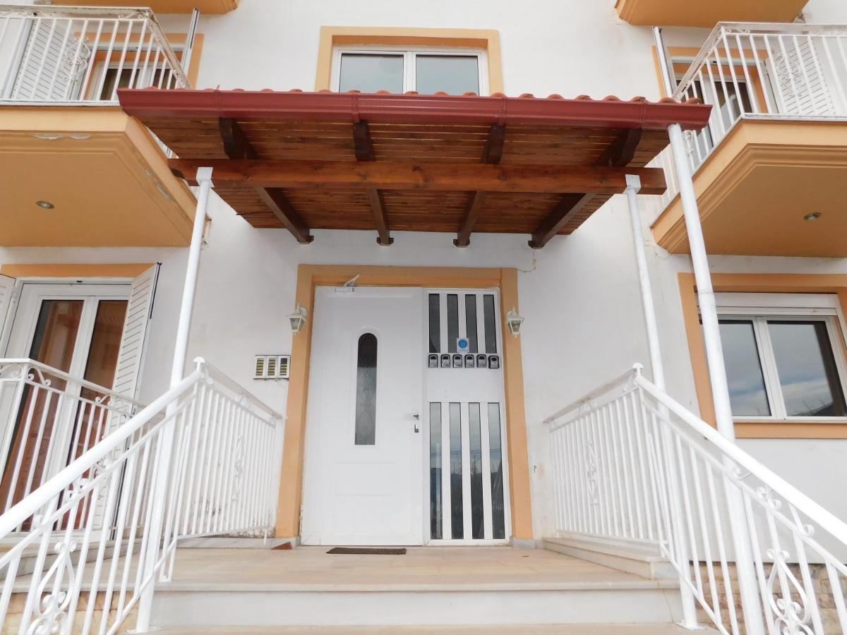 Elatos Apartments Kleitoria Bagian luar foto