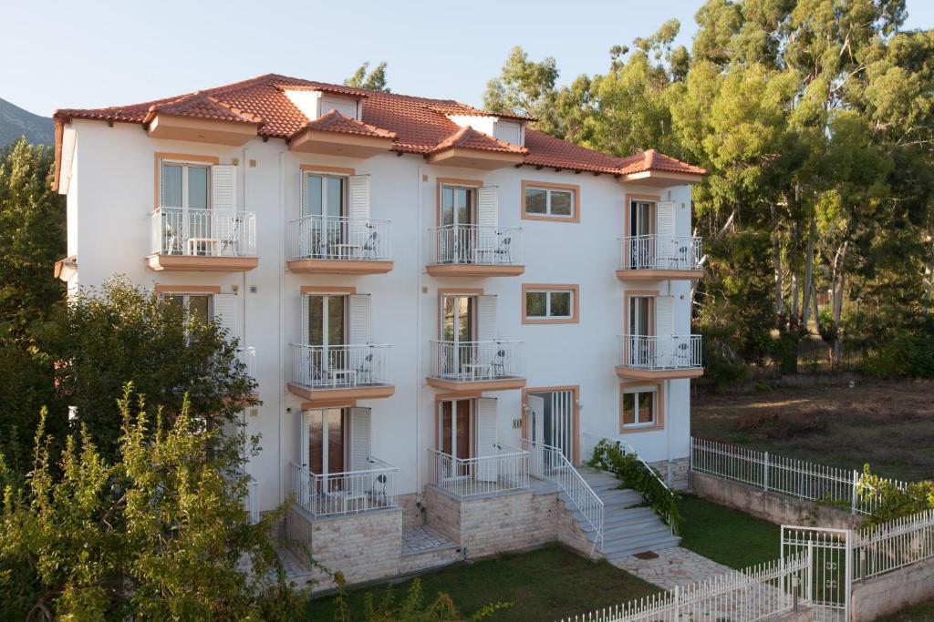 Elatos Apartments Kleitoria Bagian luar foto